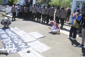 Jalan Panjang Menuju Jurnalisme Bebas Bias Gender di Indonesia