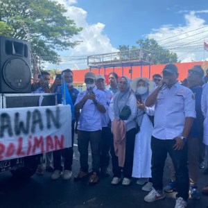 Orasi oleh Ketua DPD KSPSI Sumbar, foto oleh: Ais Fahira